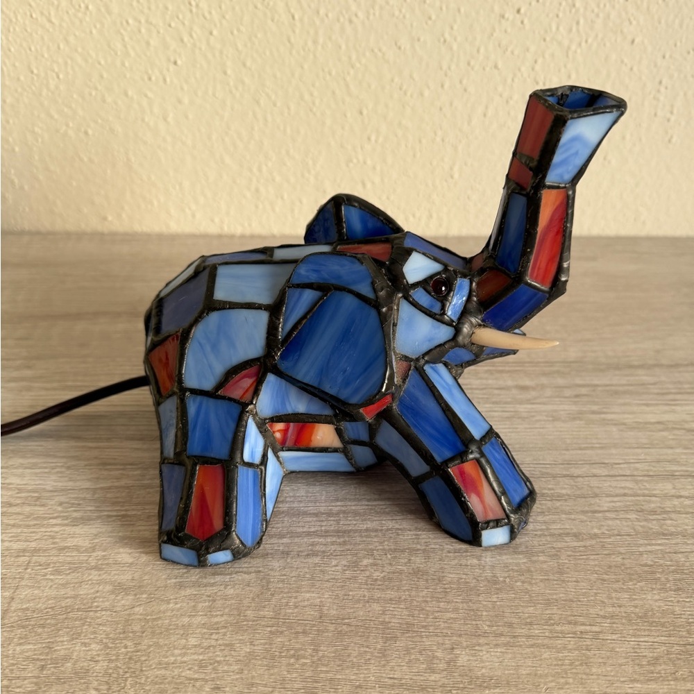 Vintage Elephant Table Lamp Tiffany Style Stained Glass Blue Desk Night Light - Picture 14 of 16